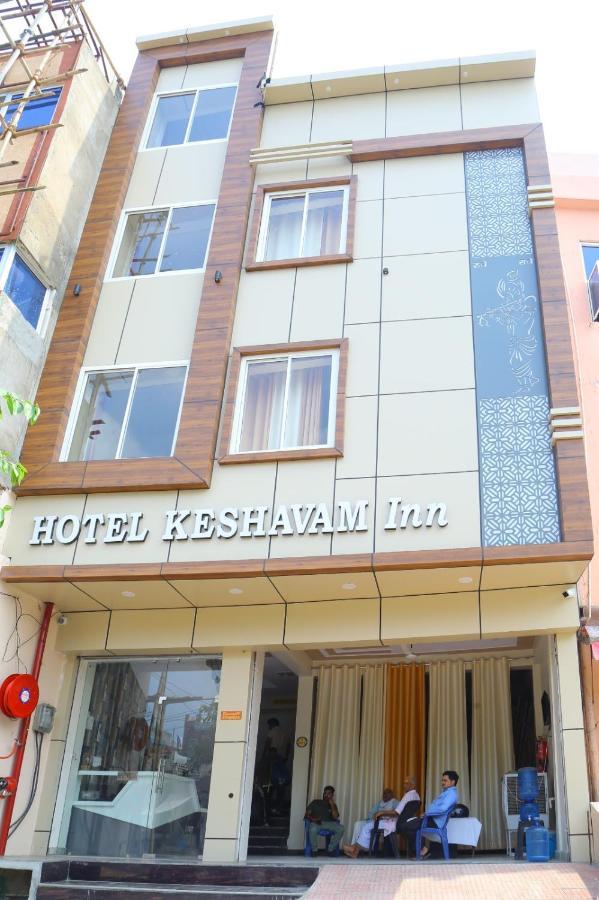 Hotel Keshavam Inn Mathura Bagian luar foto
